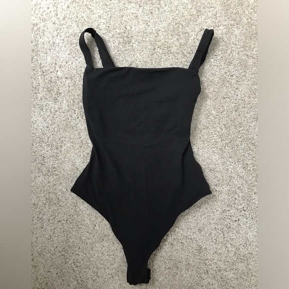 SKIMS Square Neck Bodysuit | Onyx - Picture 10 of 16